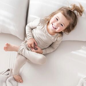 Kyte Baby Long Sleeve Pajamas in Almond Size‎ 2T NWT in packaging